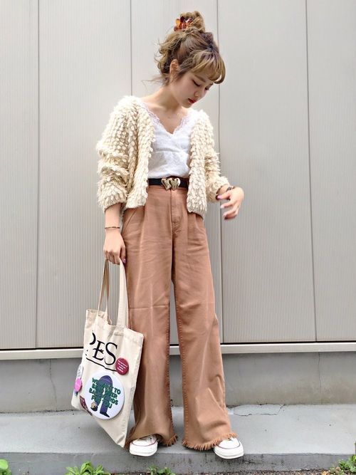 Japanese fashion trend in 2018 white color example 4